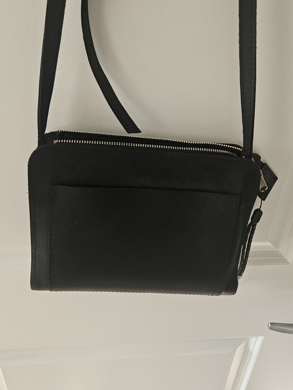 Classic Black Crossbody Bag - Sleek Everyday Carry
